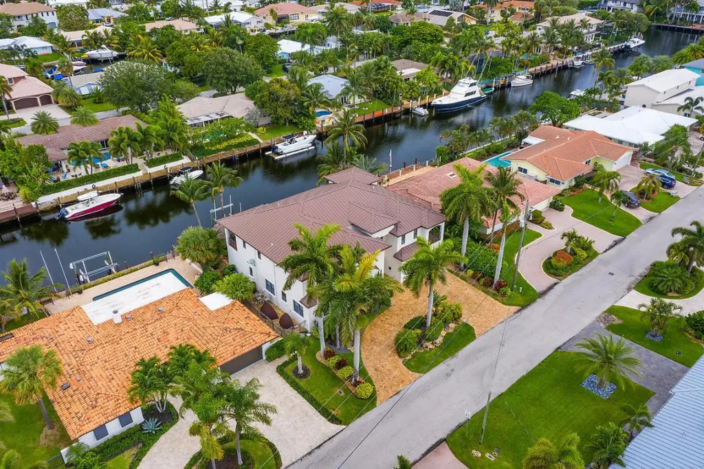 3911 NE 26th Avenue Lighthouse Point FL 33064