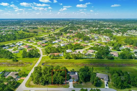 5672 NW Athens Court Port St Lucie FL 34986