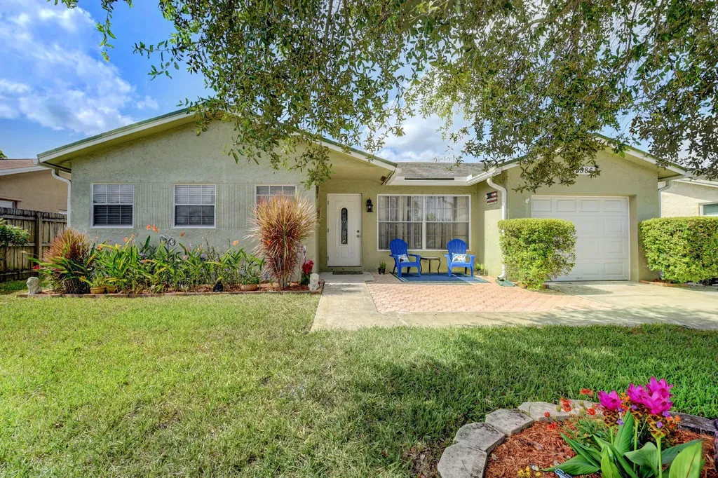 8886 SW 7th Street Boca Raton FL 33433