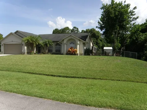302 SW Buswell Avenue Port St Lucie FL 34983