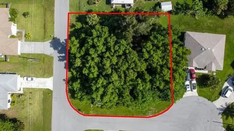 3022 SE Tipton Court Port St Lucie FL 34952