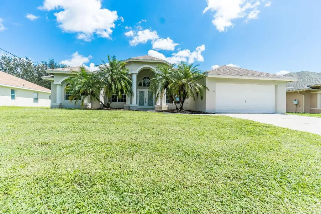 3865 SW Wycoff Street Port St Lucie FL 34953