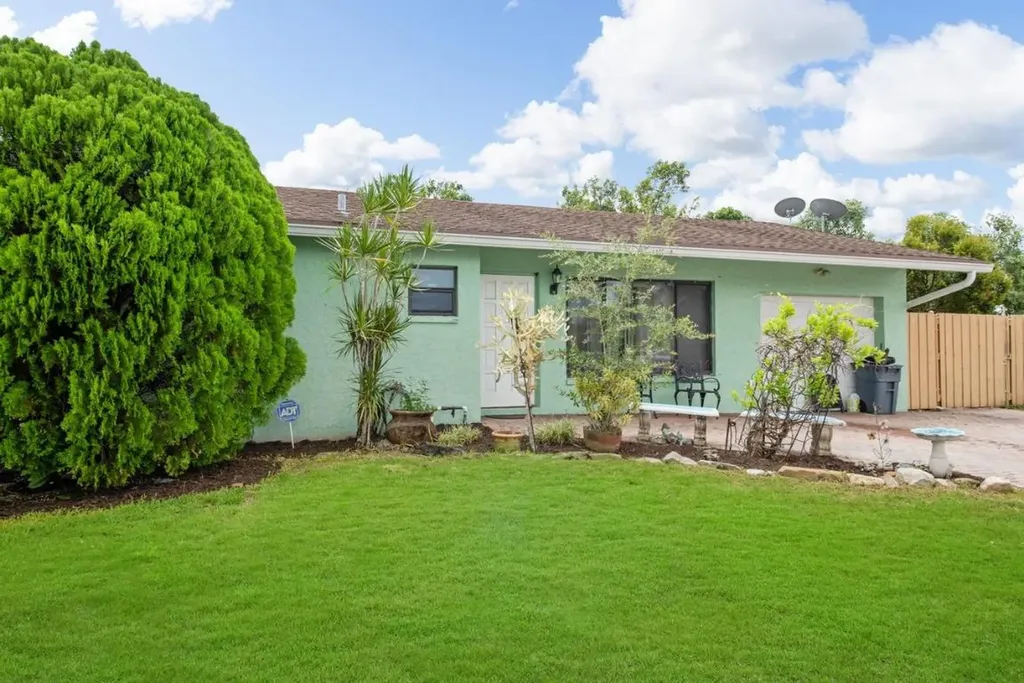 9656 SW 12th Court Boca Raton FL 33428