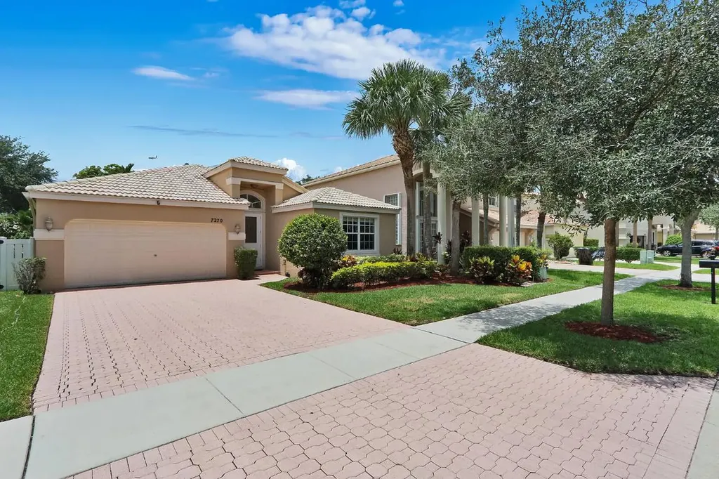 7270 Copperfield Circle Lake Worth FL 33467