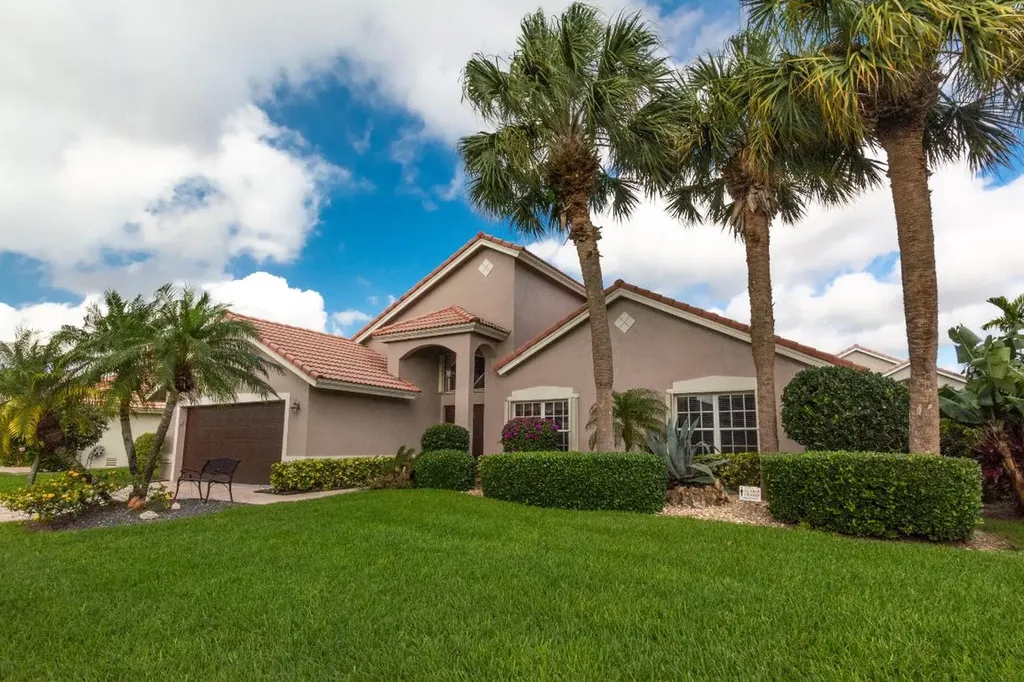 7359 Sterling Falls Lane Boynton Beach FL 33437