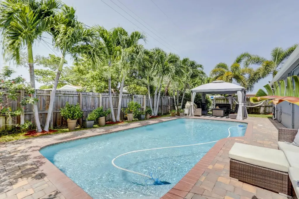 1525 NE 26th Court Pompano Beach FL 33064