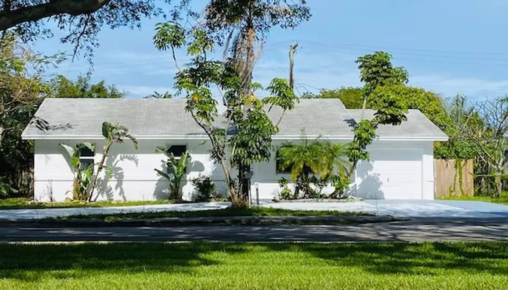 275 NE 20th Street Boca Raton FL 33431