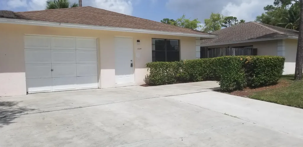 1134 Hyacinth Place Wellington FL 33414