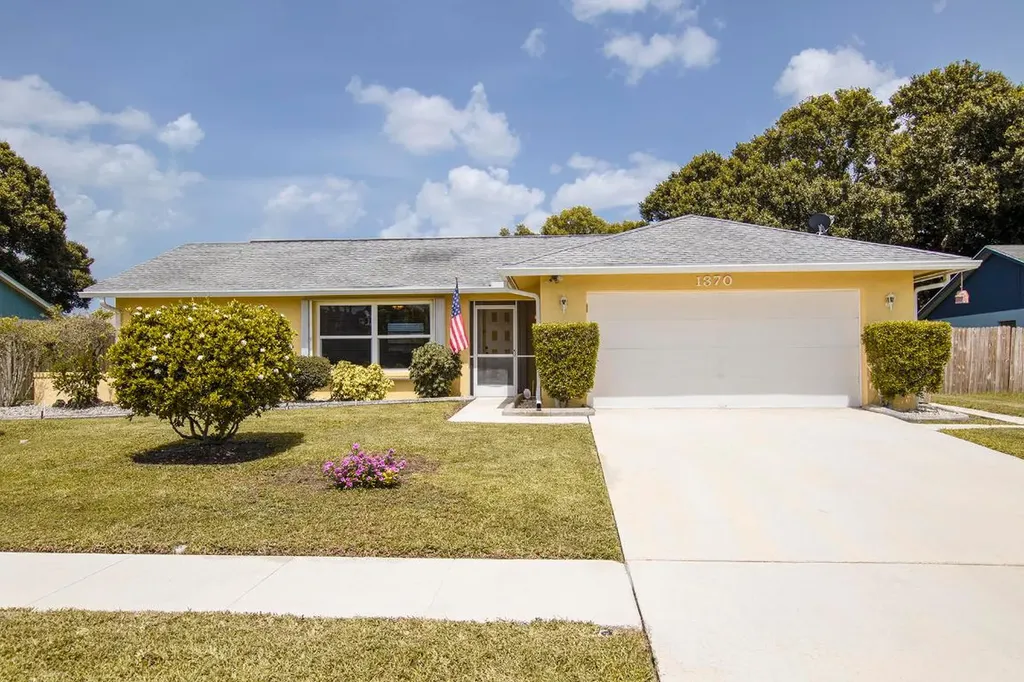 1370 Denlow Lane Royal Palm Beach FL 33411