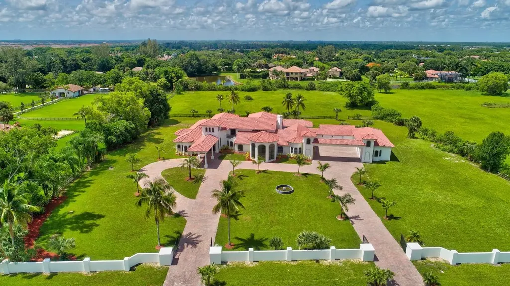 10178 El Paraiso Place Delray Beach FL 33446
