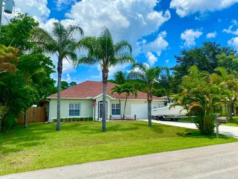 2243 SE Avalon Road Port St Lucie FL 34952