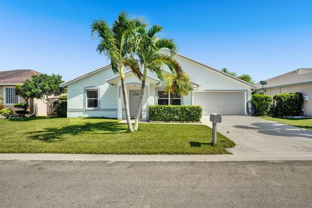 1223 Baycourt Isle Greenacres FL 33413