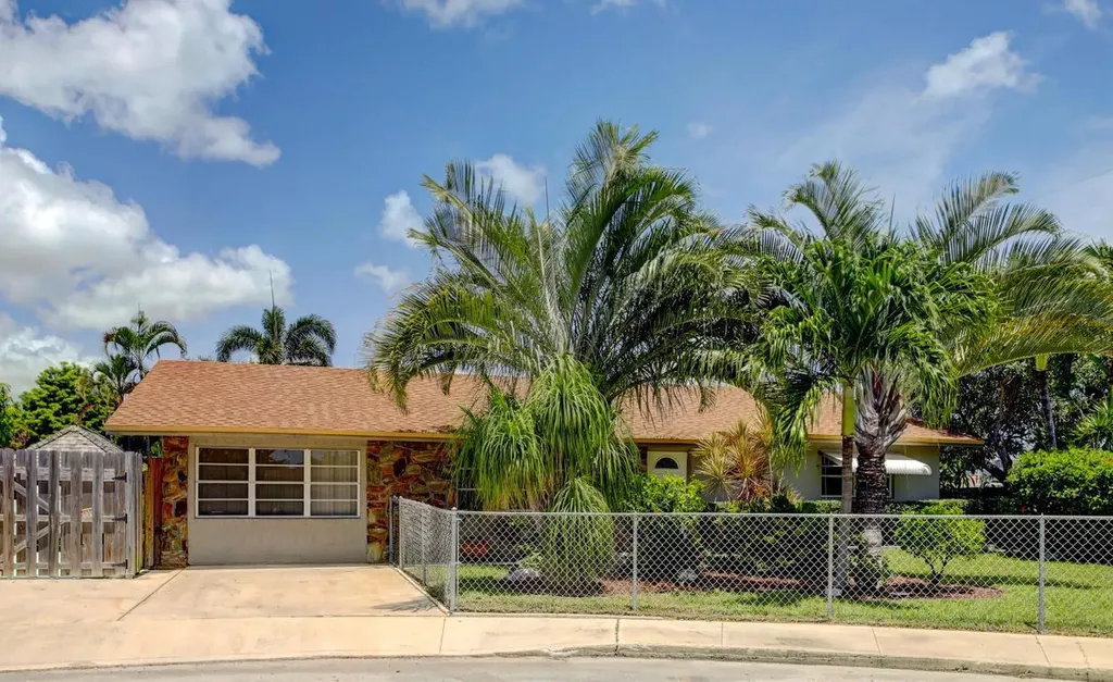1409 Bradford Lane Lake Worth Beach FL 33460