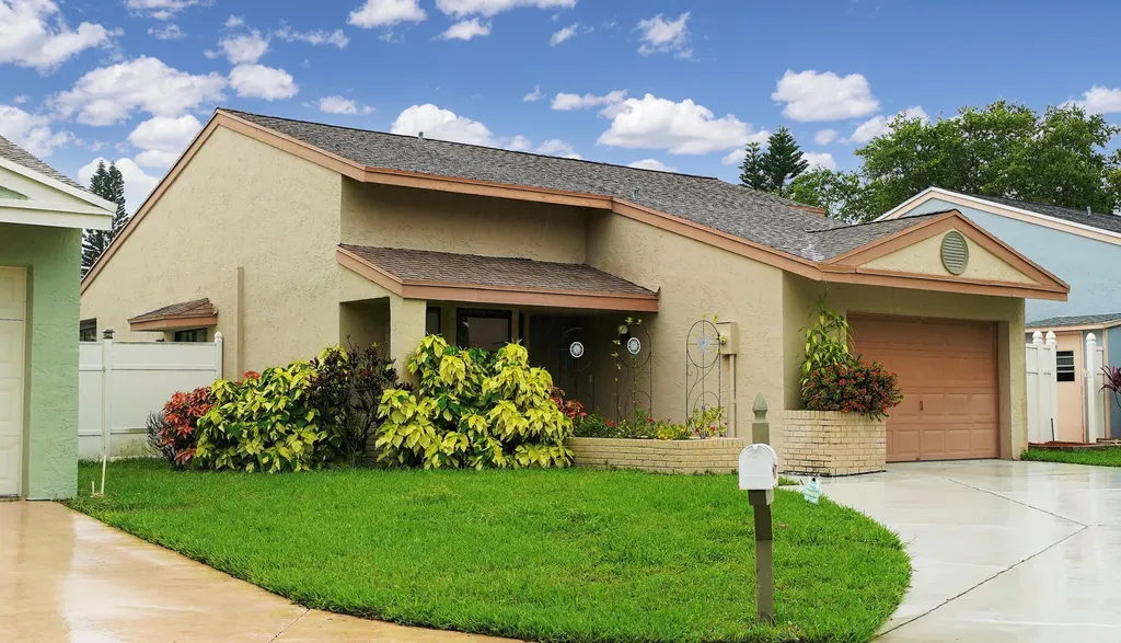 26 Paxford Lane Boynton Beach FL 33426