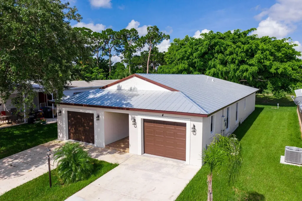 4 Ecuador Way Fort Pierce FL 34951