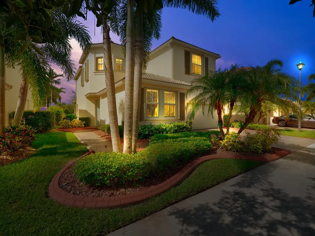 12065 SW Knightsbridge Lane Port St Lucie FL 34987