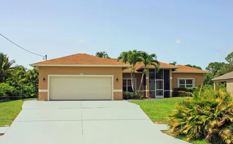 1037 SE Bywood Avenue Port St Lucie FL 34983