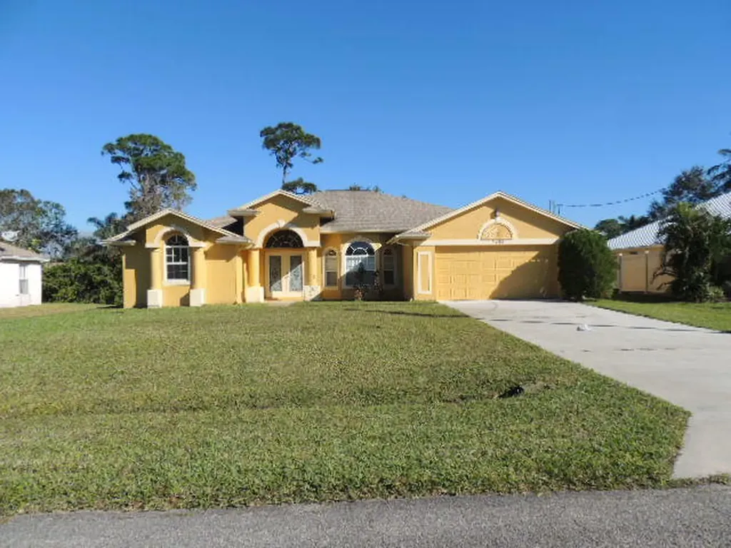 2481 SW Hinchman Street Port St Lucie FL 34984