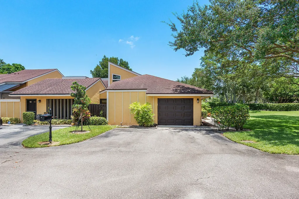 22588 Vistawood Way Boca Raton FL 33428