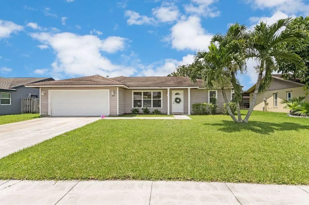 7660 Woodland Creek Lane Lake Worth FL 33467
