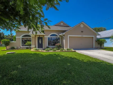 1872 SE Gaskins Circle Port St Lucie FL 34952