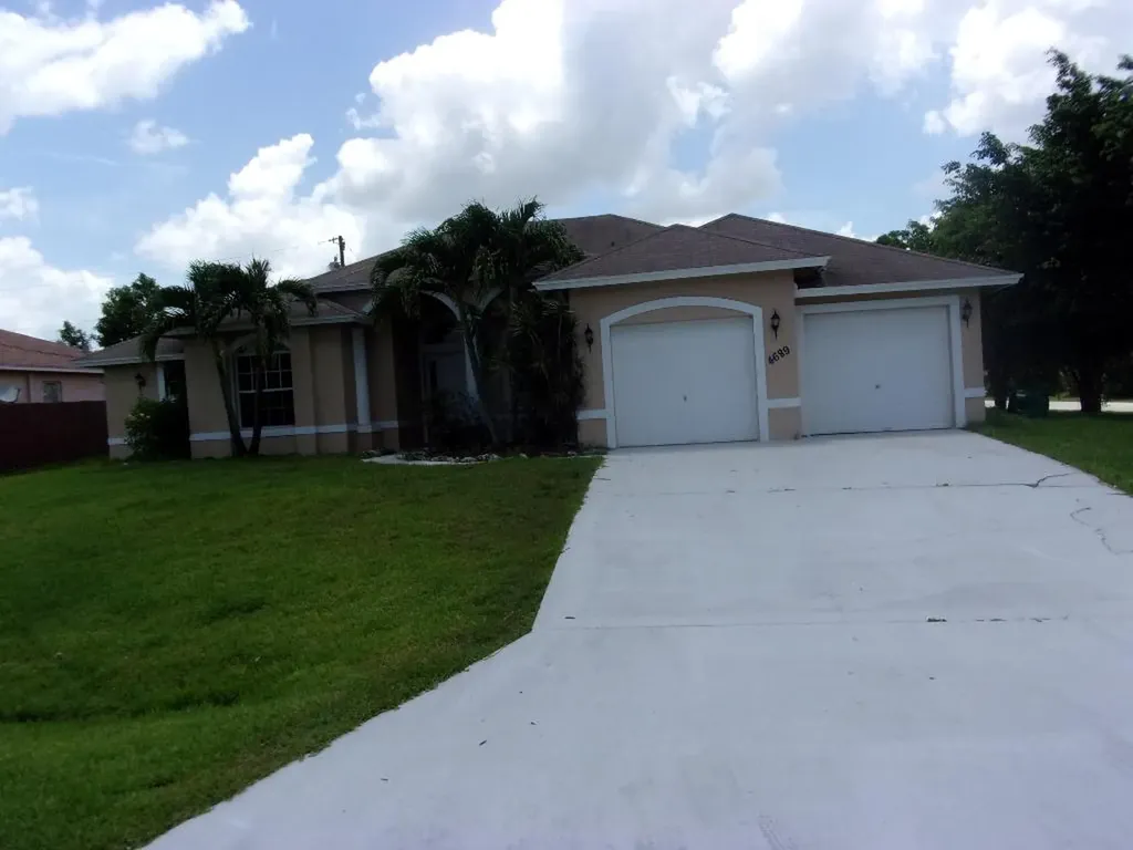 4689 SW Dactyl Street Port St Lucie FL 34953
