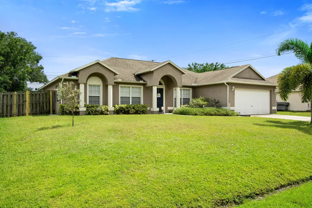 1174 SW Abbey Avenue Port St Lucie FL 34953