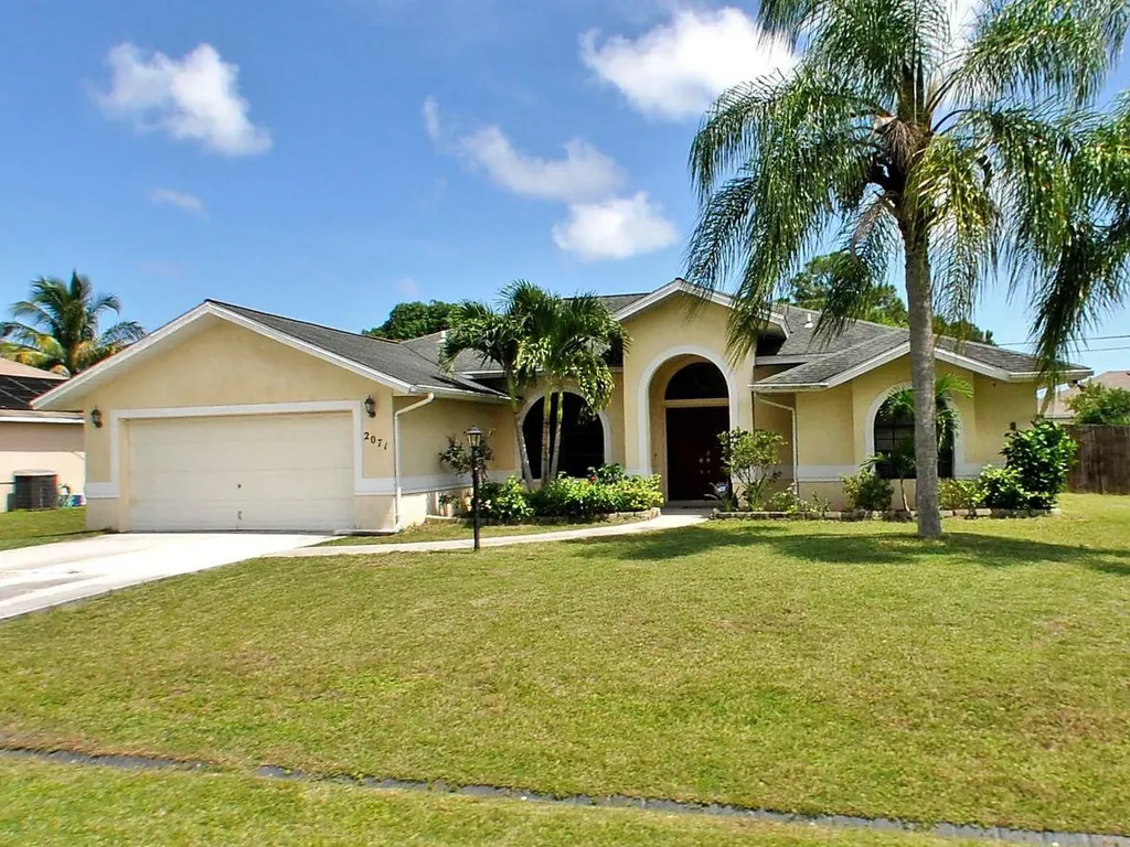 2071 SE Camden Street Port St Lucie FL 34952