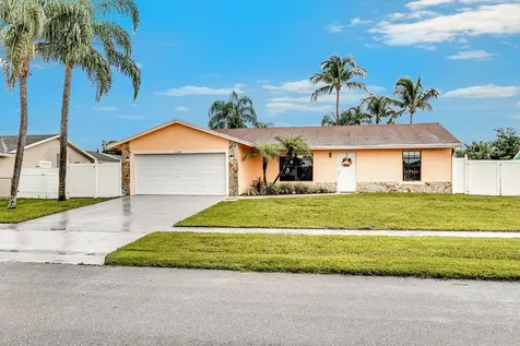 208 Cordoba Circle Royal Palm Beach FL 33411