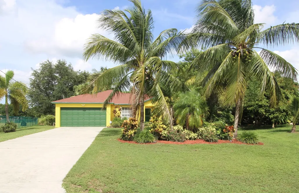 2658 SW Cactus Circle Port St Lucie FL 34953