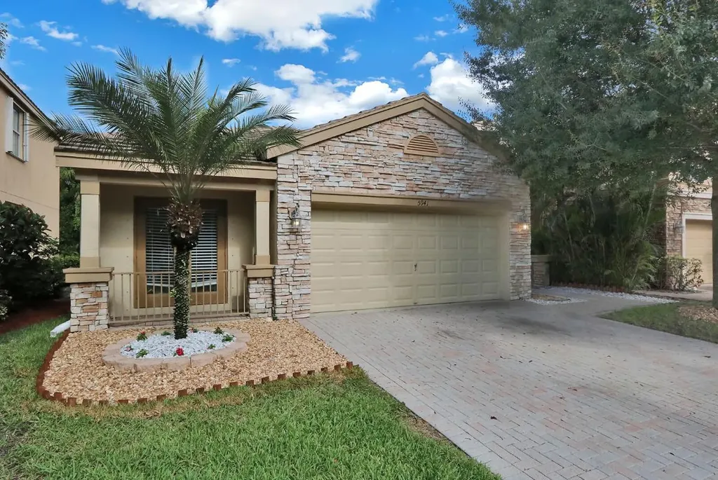 5941 Asturian Trail Lake Worth FL 33449