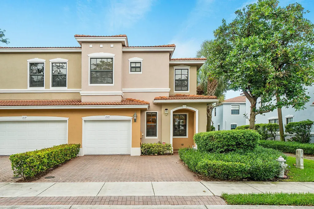 223 W Chrystie Circle Delray Beach FL 33484