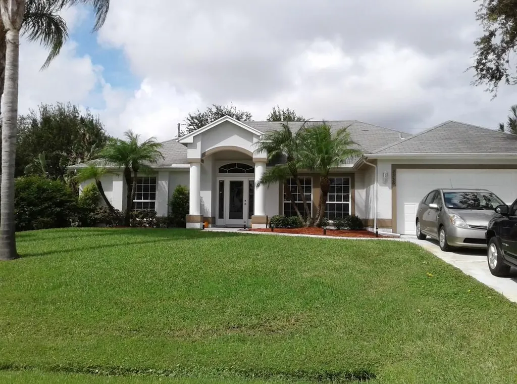 3356 SE East Snow Road Port St Lucie FL 34984