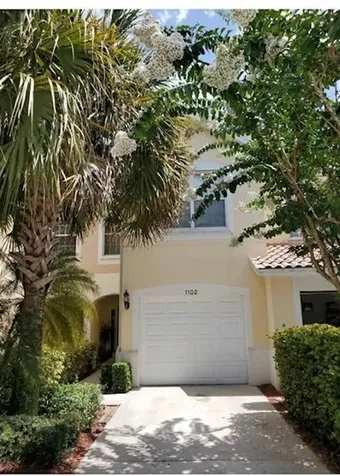 1102 Pinewood Lake Court Greenacres FL 33415