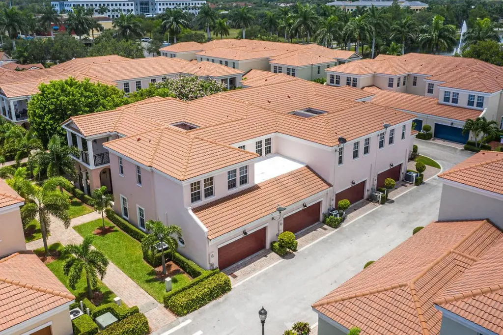 834 NW 82nd Place Boca Raton FL 33487