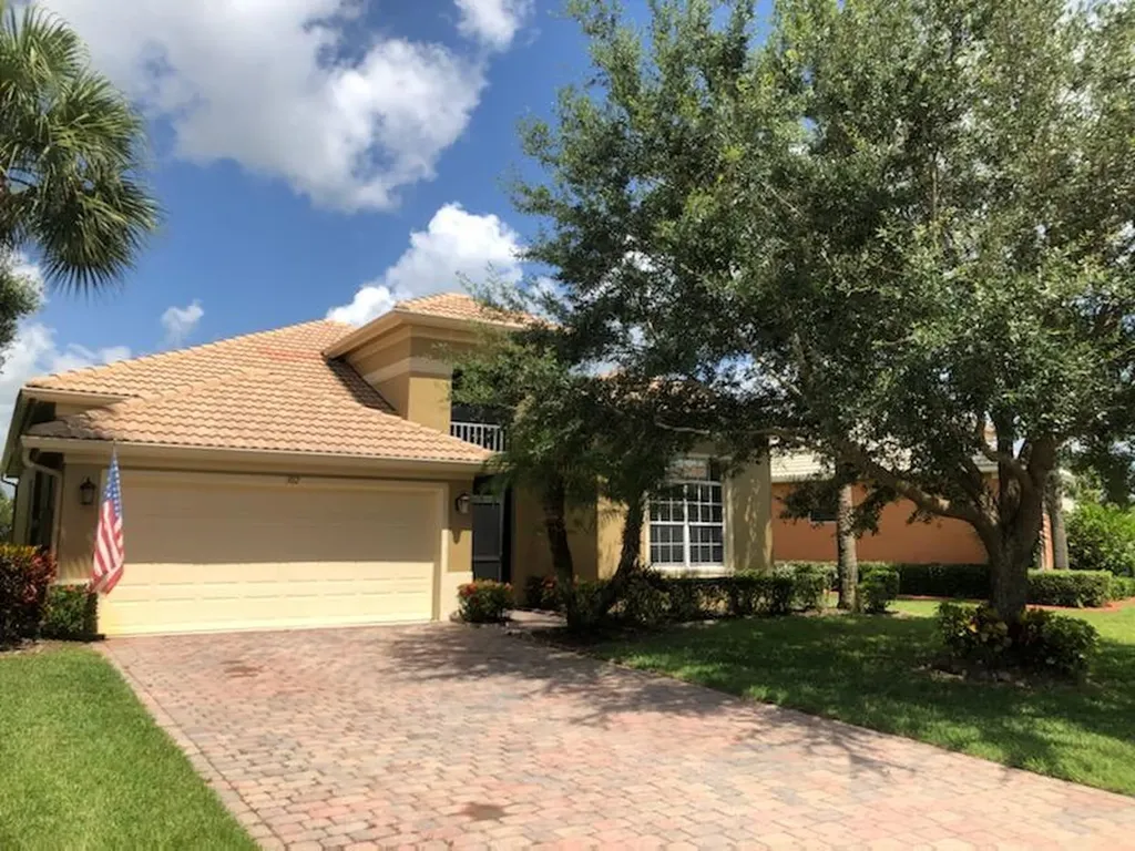 302 NW Somerset Circle Port St Lucie FL 34983