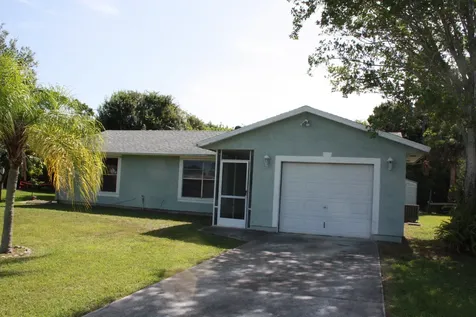 2492 SE Betty Road Port St Lucie FL 34952