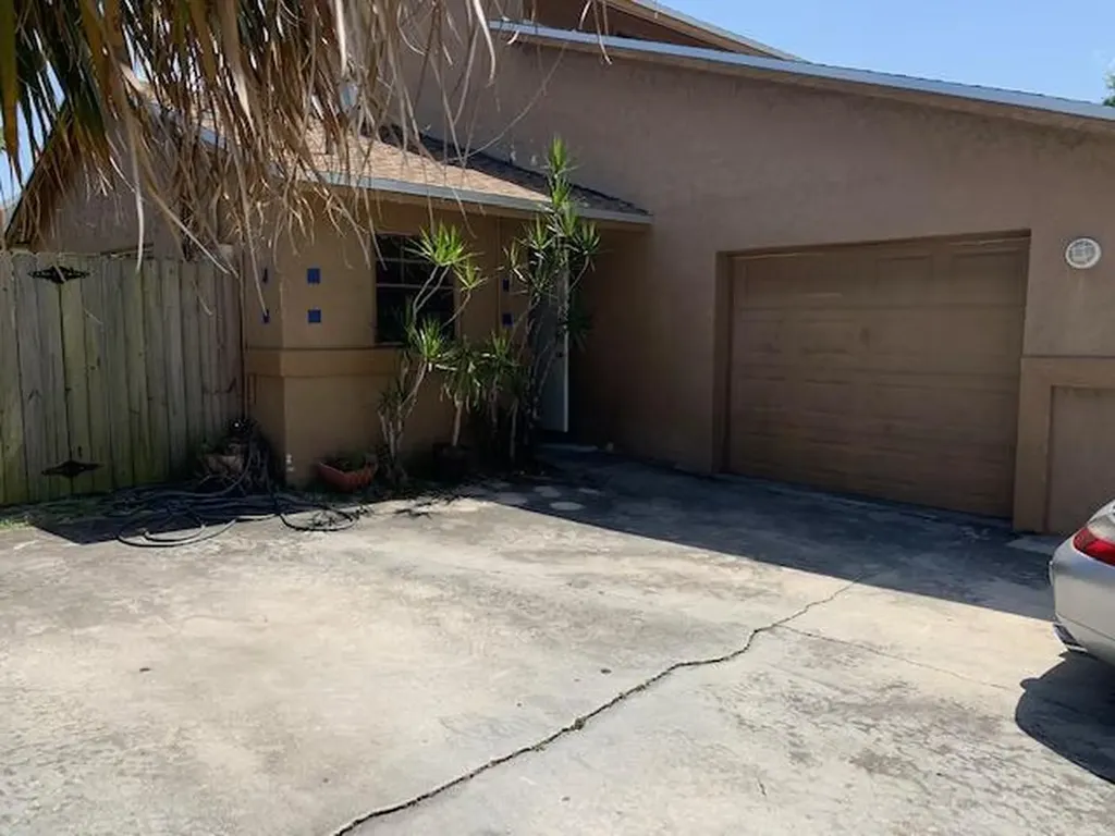 402 NE 42nd Street Boca Raton FL 33431