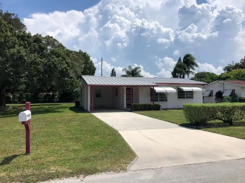 605 Wisteria Avenue Fort Pierce FL 34982