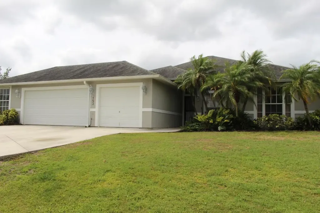 792 SW Estate Avenue Port St Lucie FL 34953