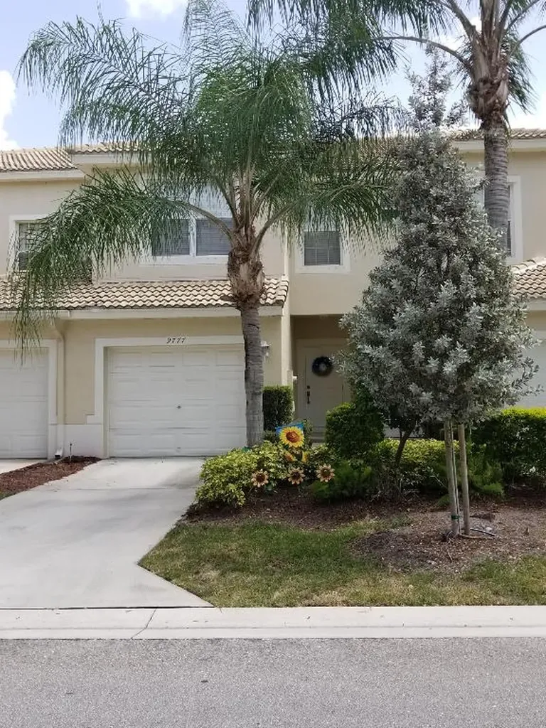 9777 Lago Drive Boynton Beach FL 33472