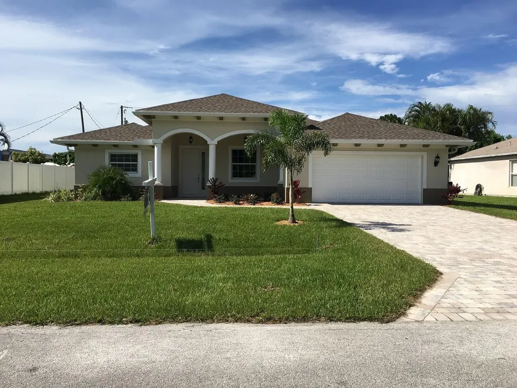 2417 SE Wood Avenue Port St Lucie FL 34952