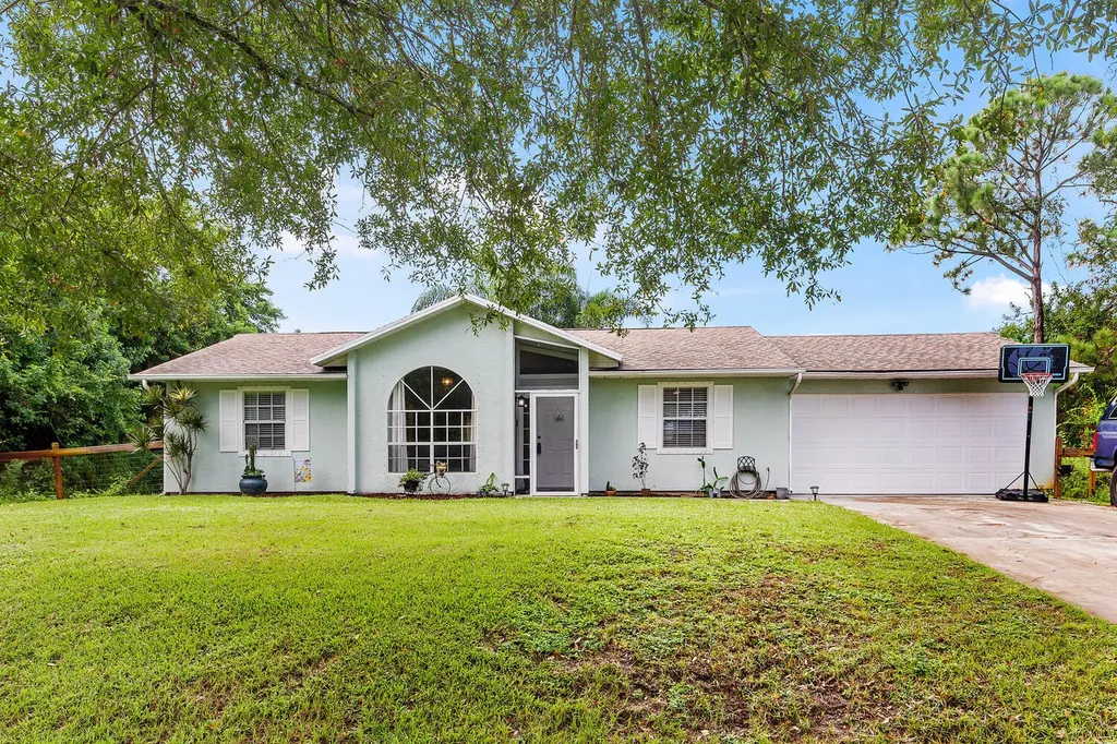 221 SW Tulip Boulevard Port St Lucie FL 34953