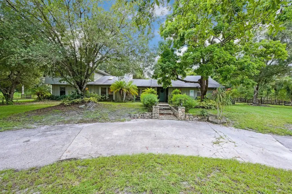 11020 81st Court N Palm Beach Gardens FL 33412