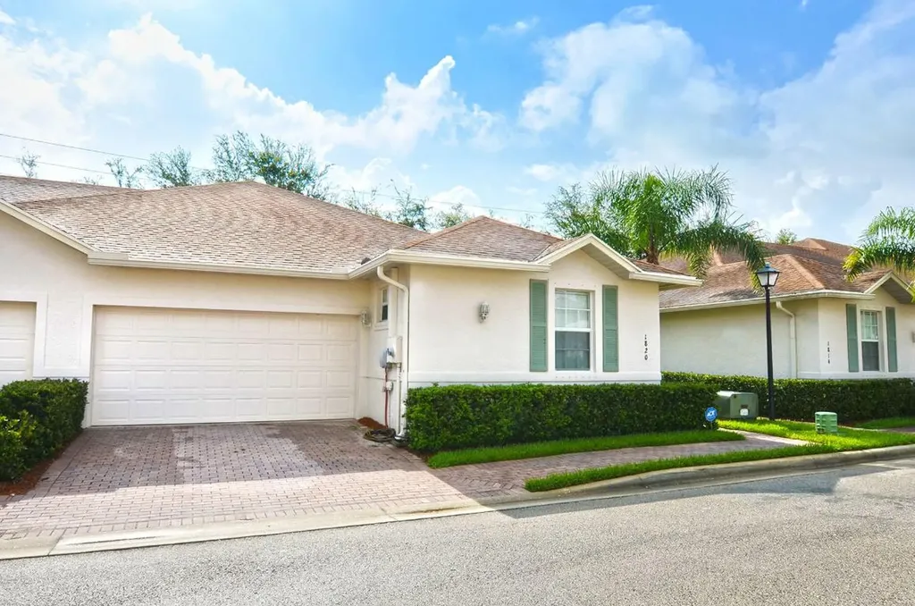 1820 Oak Grove Court Vero Beach FL 32966