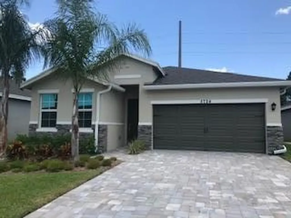 5724 SE Pinehurst Trail Hobe Sound FL 33455