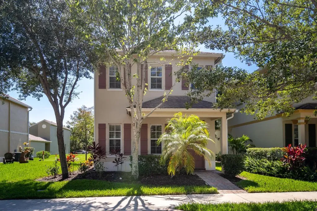 2526 SE Pineland Drive Port St Lucie FL 34952
