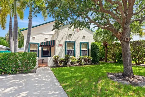 9423 SE Saturn Street Hobe Sound FL 33455