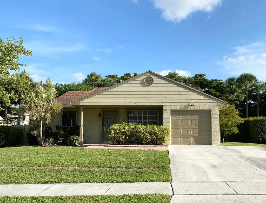 1156 Grandview Circle Royal Palm Beach FL 33411