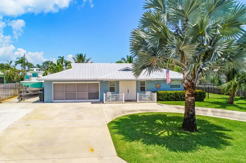 8115 SE Palm Street Hobe Sound FL 33455